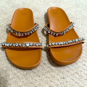 Size 9 slides with rhinestone details
